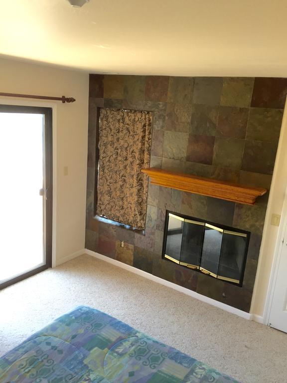 Apartment 2172 Main St