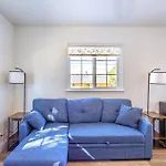 Coastal Breeze Inn