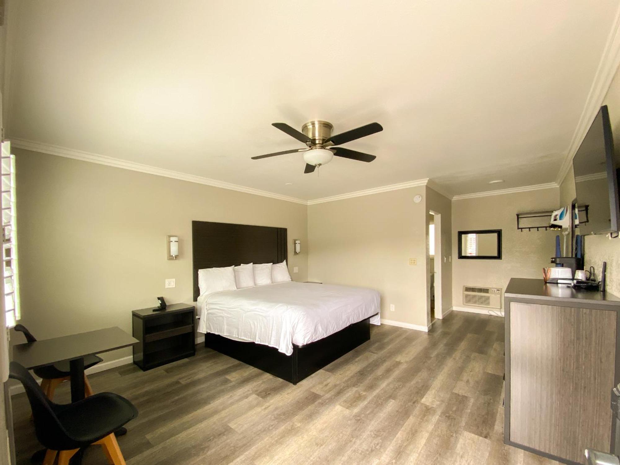 Rockview And Motel